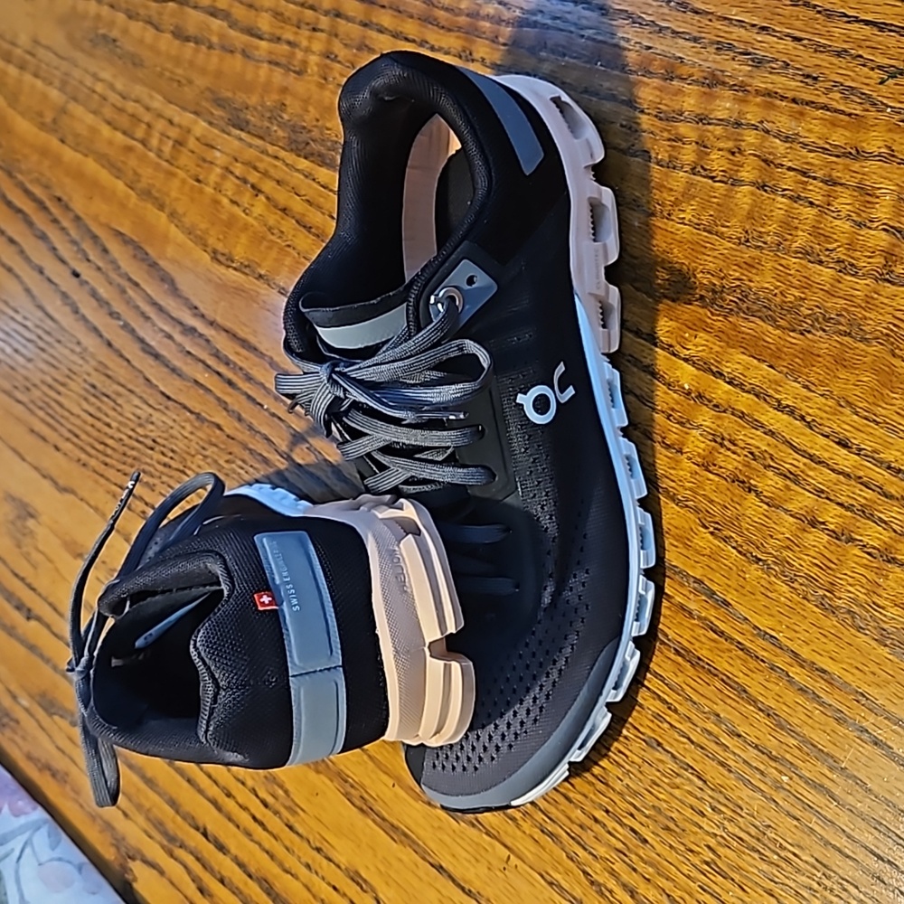 On Cloudflow Womens